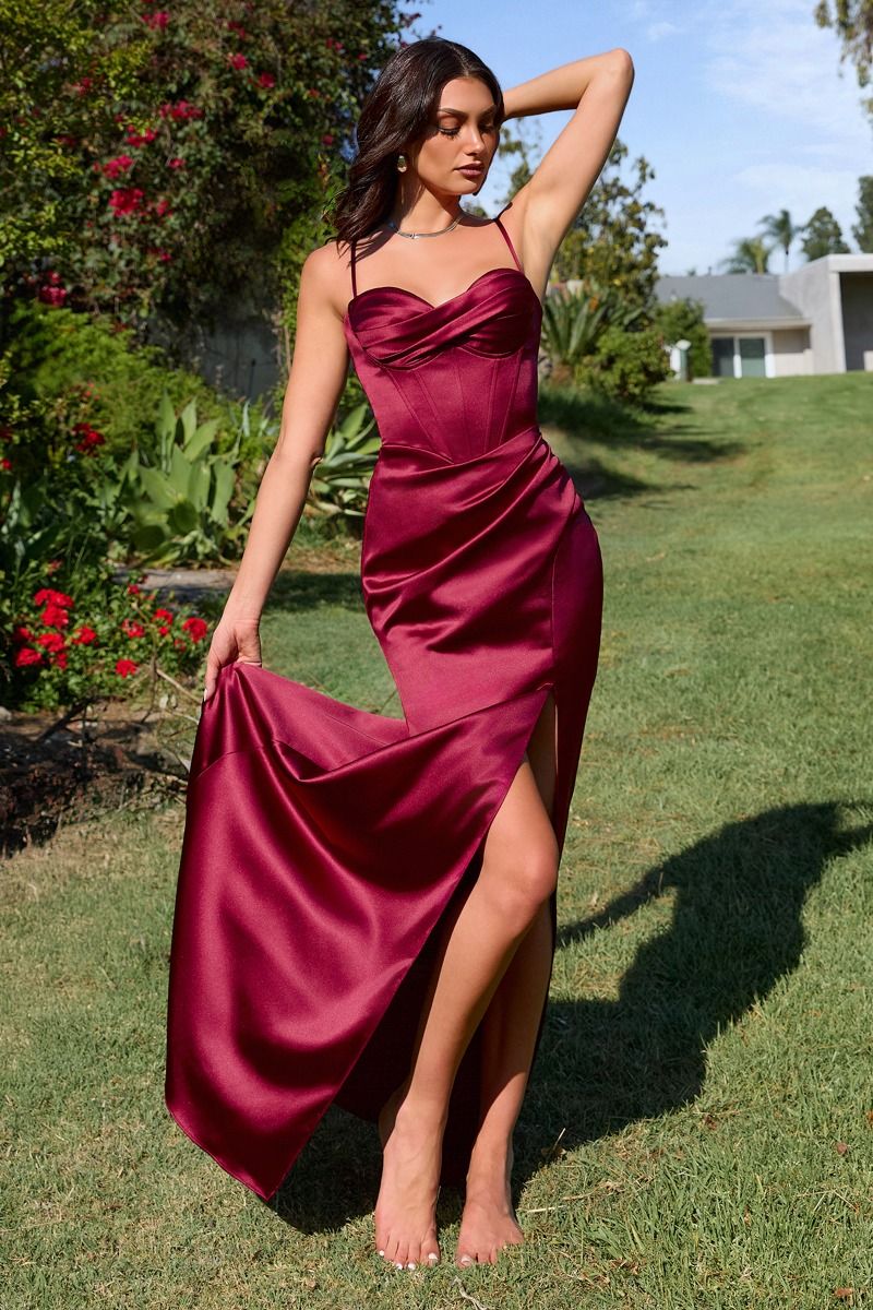 Fitted Formal Dress – Sweetheart Neckline & Thin Straps